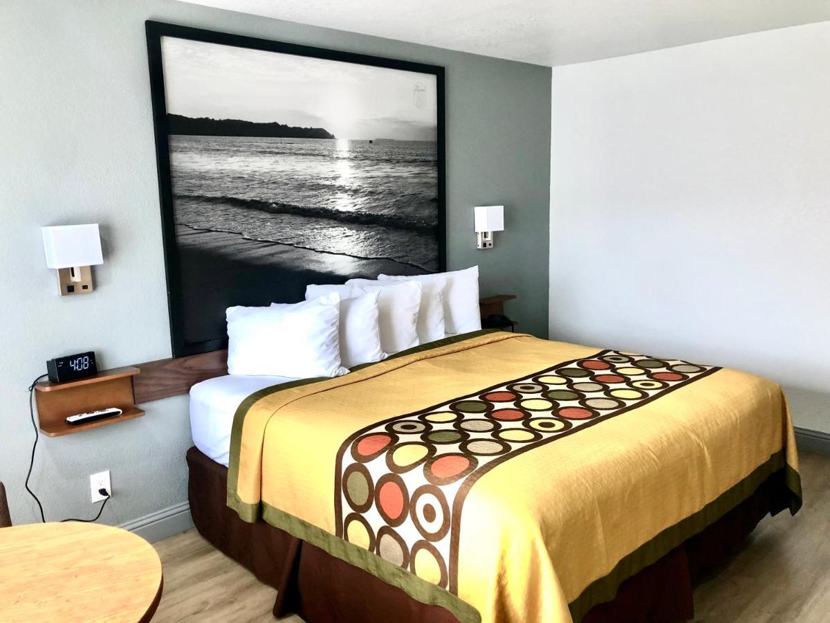 Super 8 By Wyndham Fort Bragg Dış mekan fotoğraf