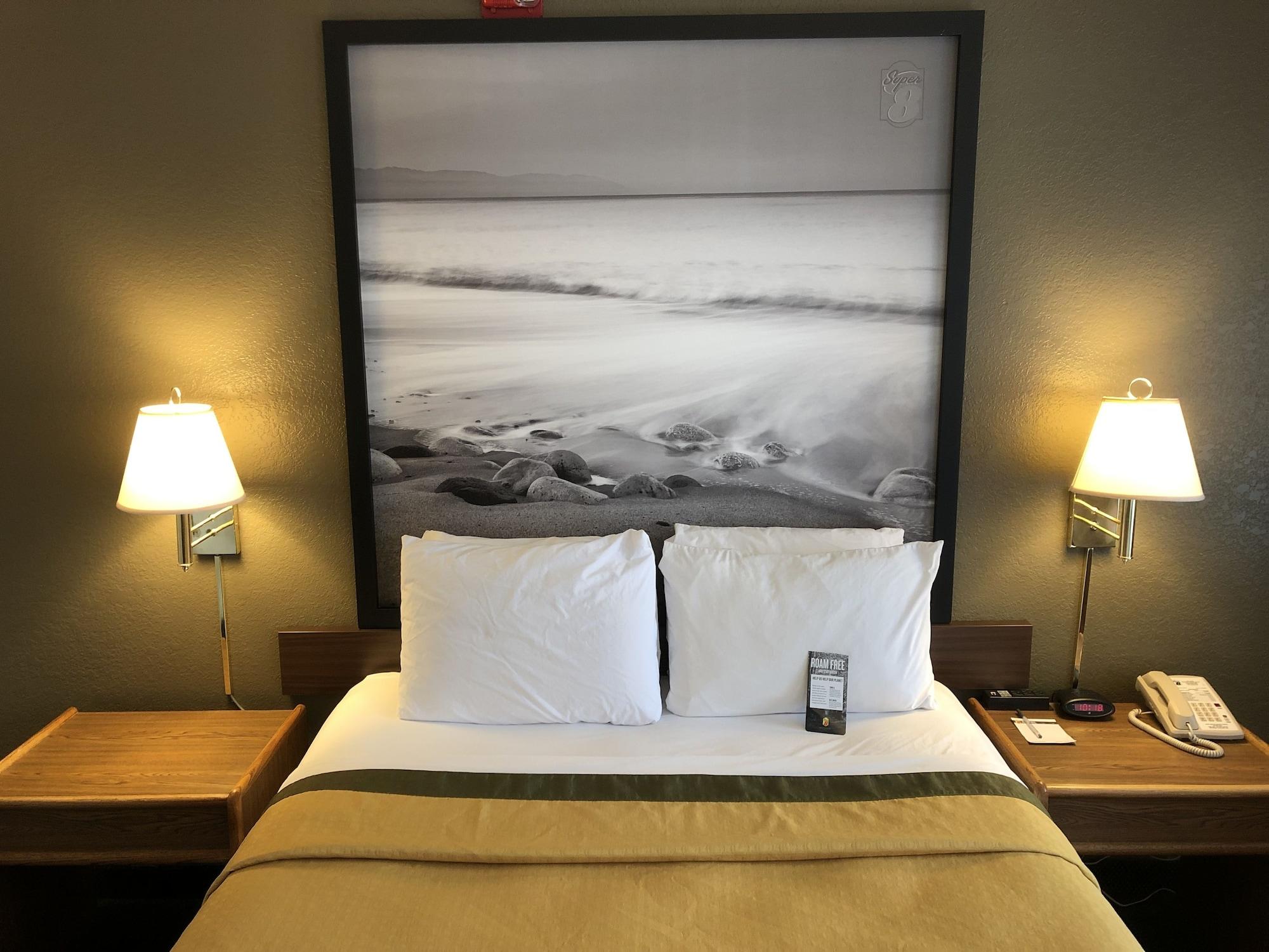 Super 8 By Wyndham Fort Bragg Dış mekan fotoğraf