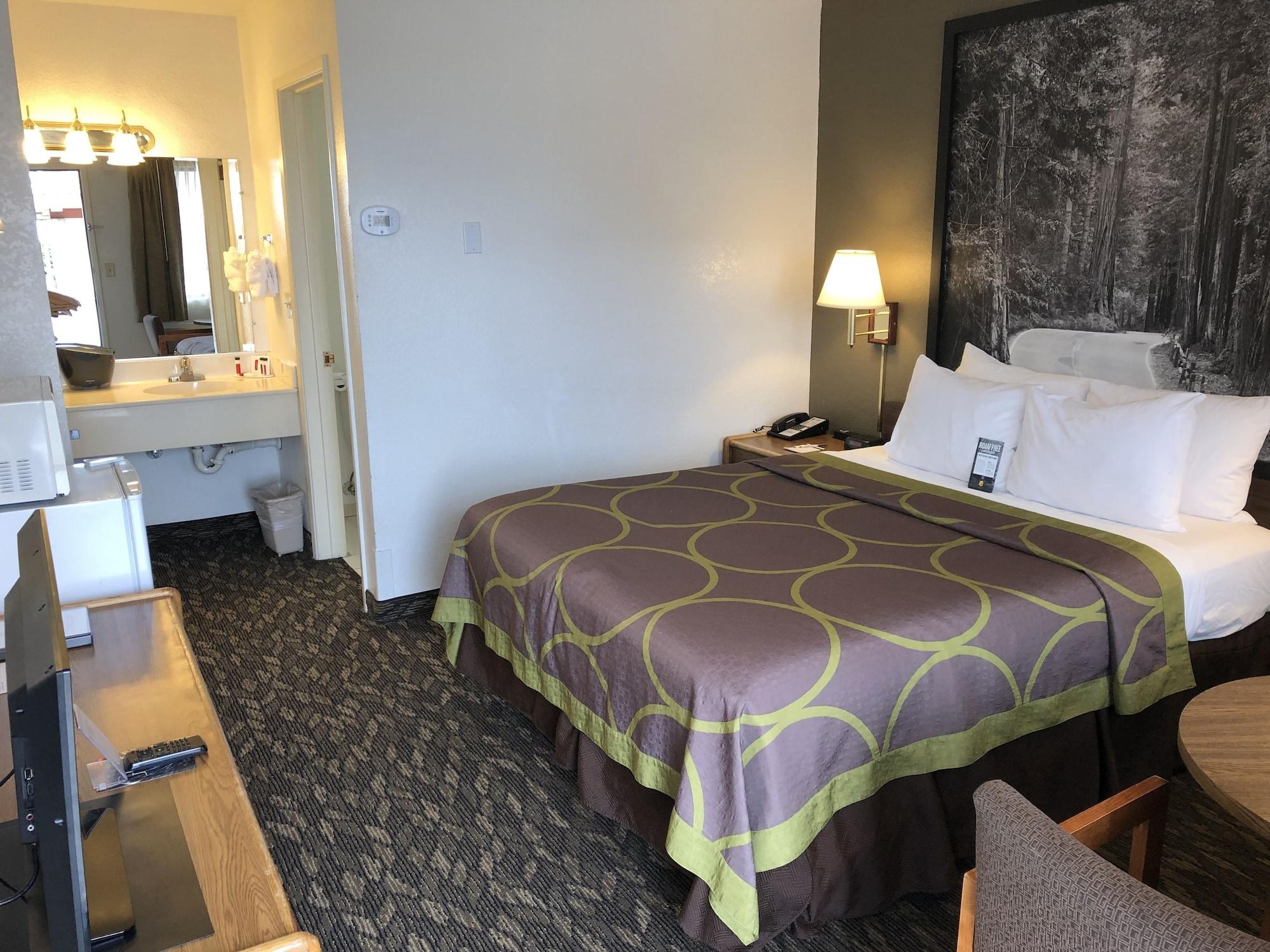 Super 8 By Wyndham Fort Bragg Dış mekan fotoğraf