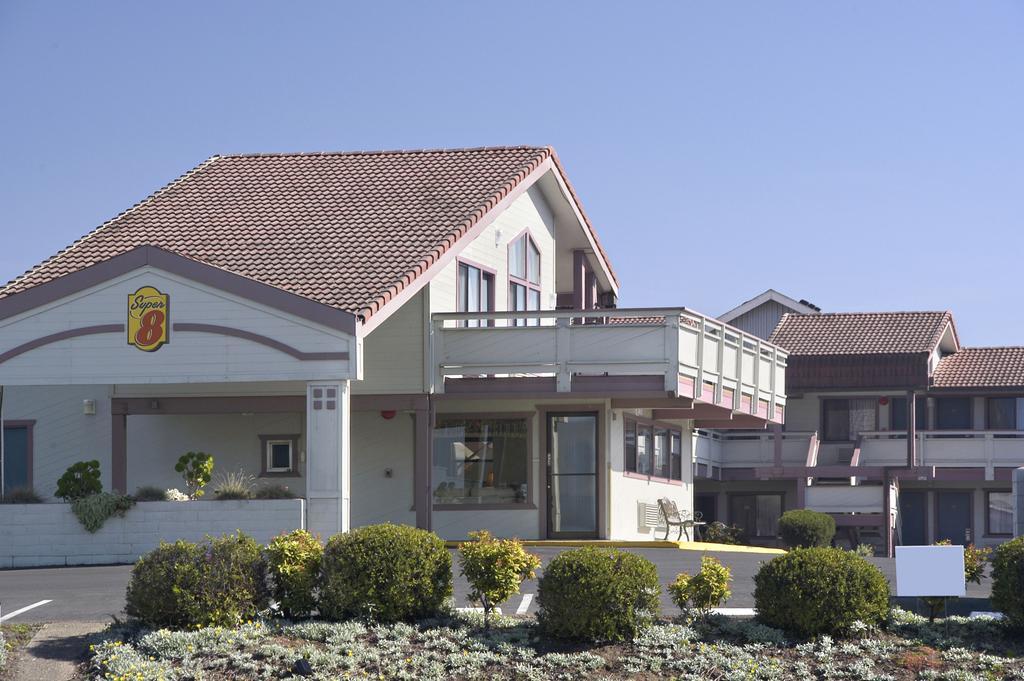 Super 8 By Wyndham Fort Bragg Dış mekan fotoğraf