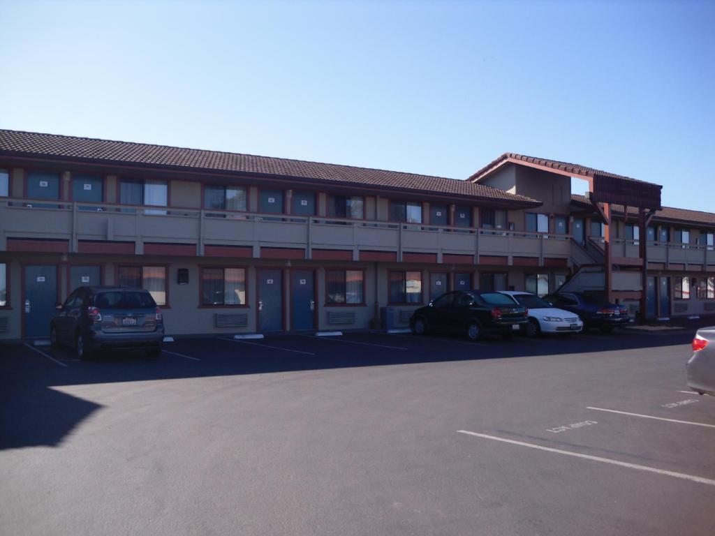 Super 8 By Wyndham Fort Bragg Dış mekan fotoğraf