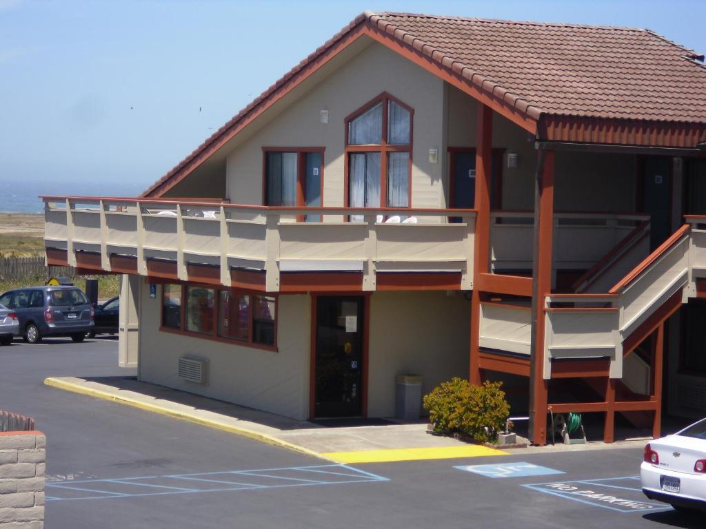 Super 8 By Wyndham Fort Bragg Dış mekan fotoğraf